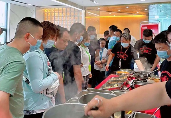 营销活动推广 线上线下两手抓